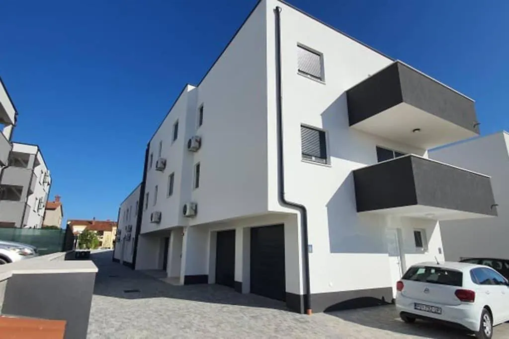 Apartment Sunrise With Private Parking Pula