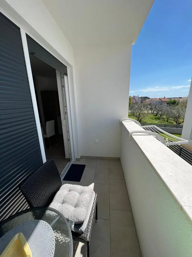 Apartment Sunrise With Private Parking Pula Croatia