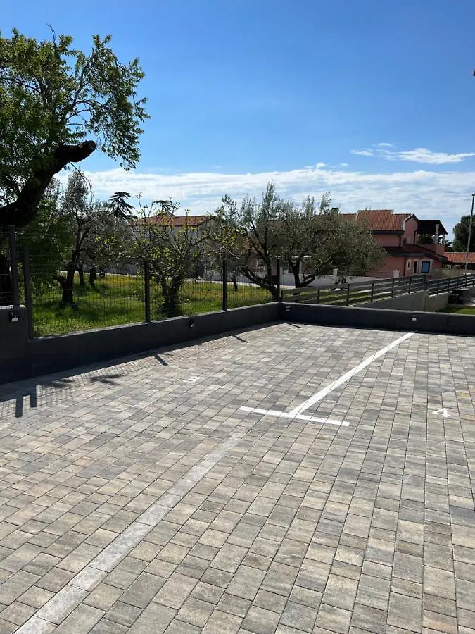 Apartment Sunrise With Private Parking Pula Croatia