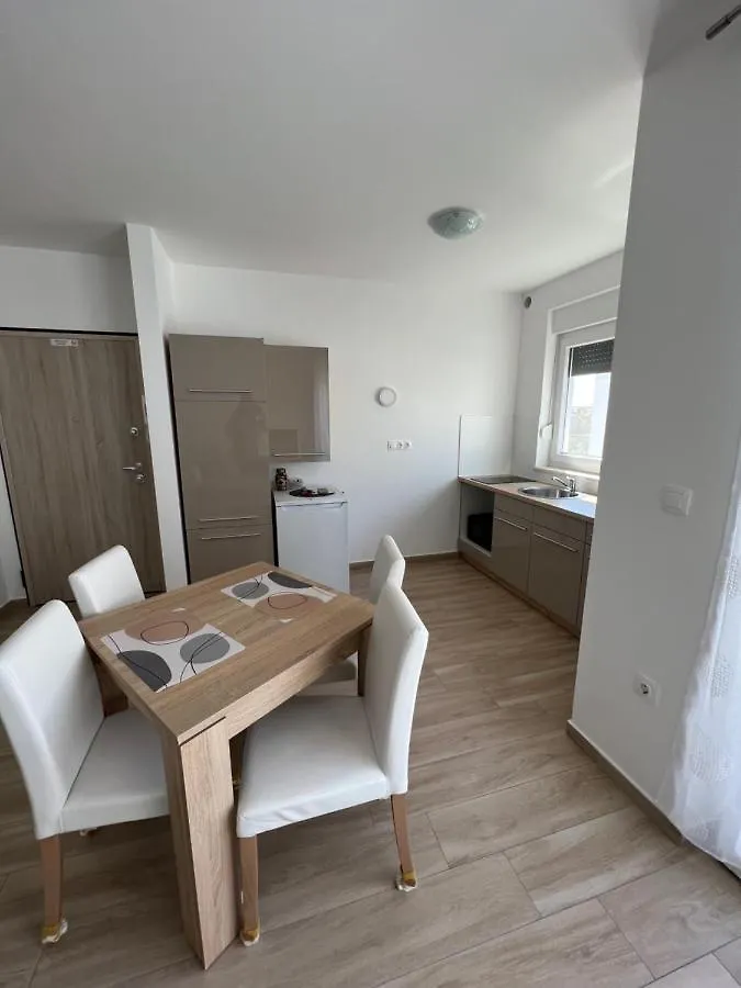 Apartment Sunrise With Private Parking Pula Croatia