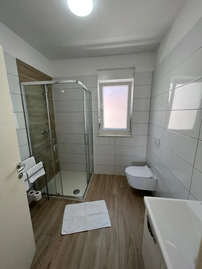 Apartment Sunrise With Private Parking Pula Croatia
